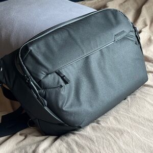 Peak Design Everyday Sling Messenger Bag